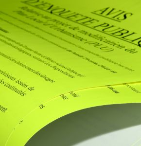 Photo Affiche fluo, enquête publique